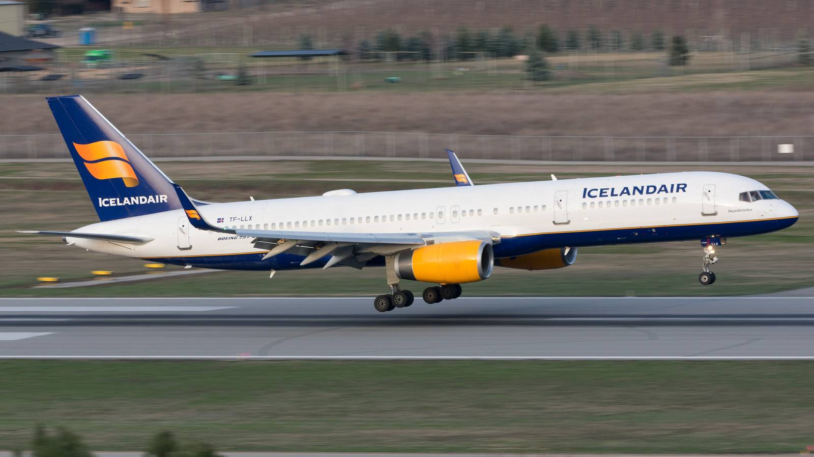 Icelandair Getting Close On Boeing 757 Replacement Plans