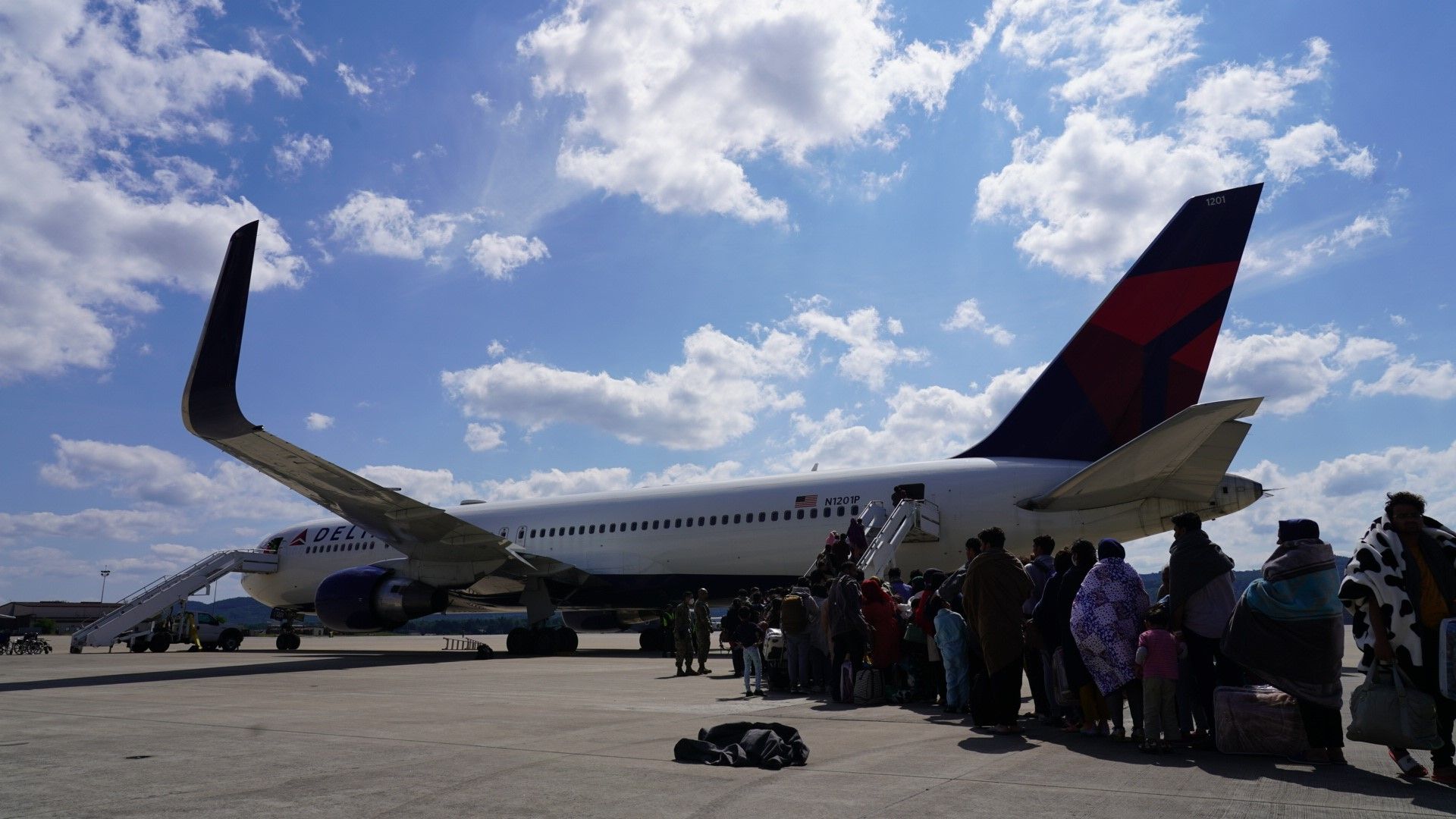 US Airline Crews Describe Their Experiences Working CRAF Flights