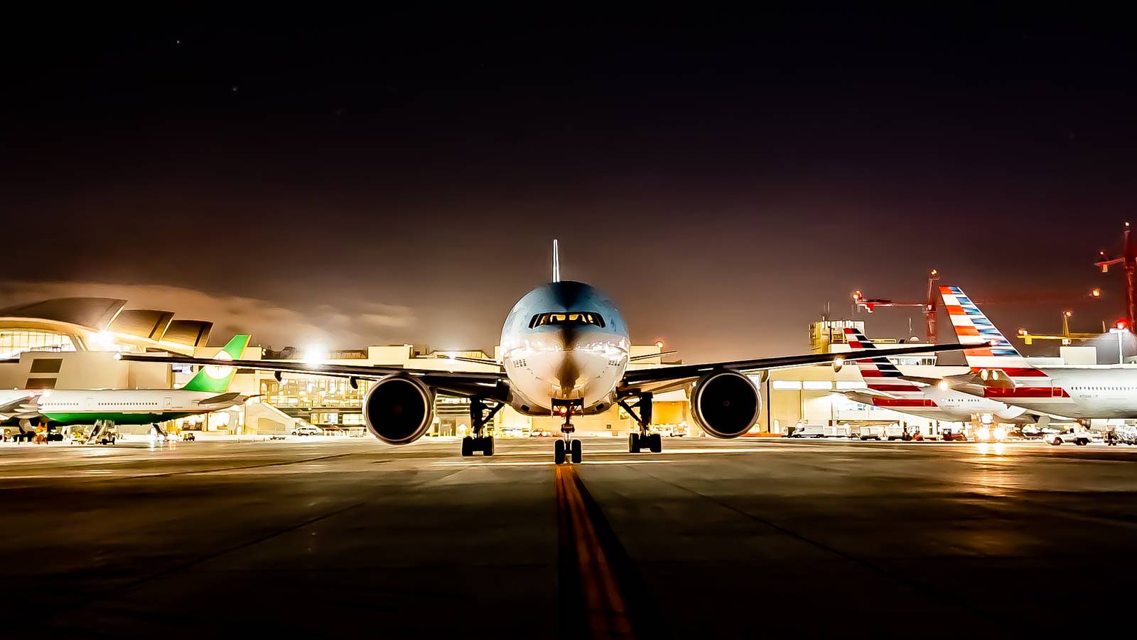 Los Angeles International Airport Closer To New Concourse And Terminal