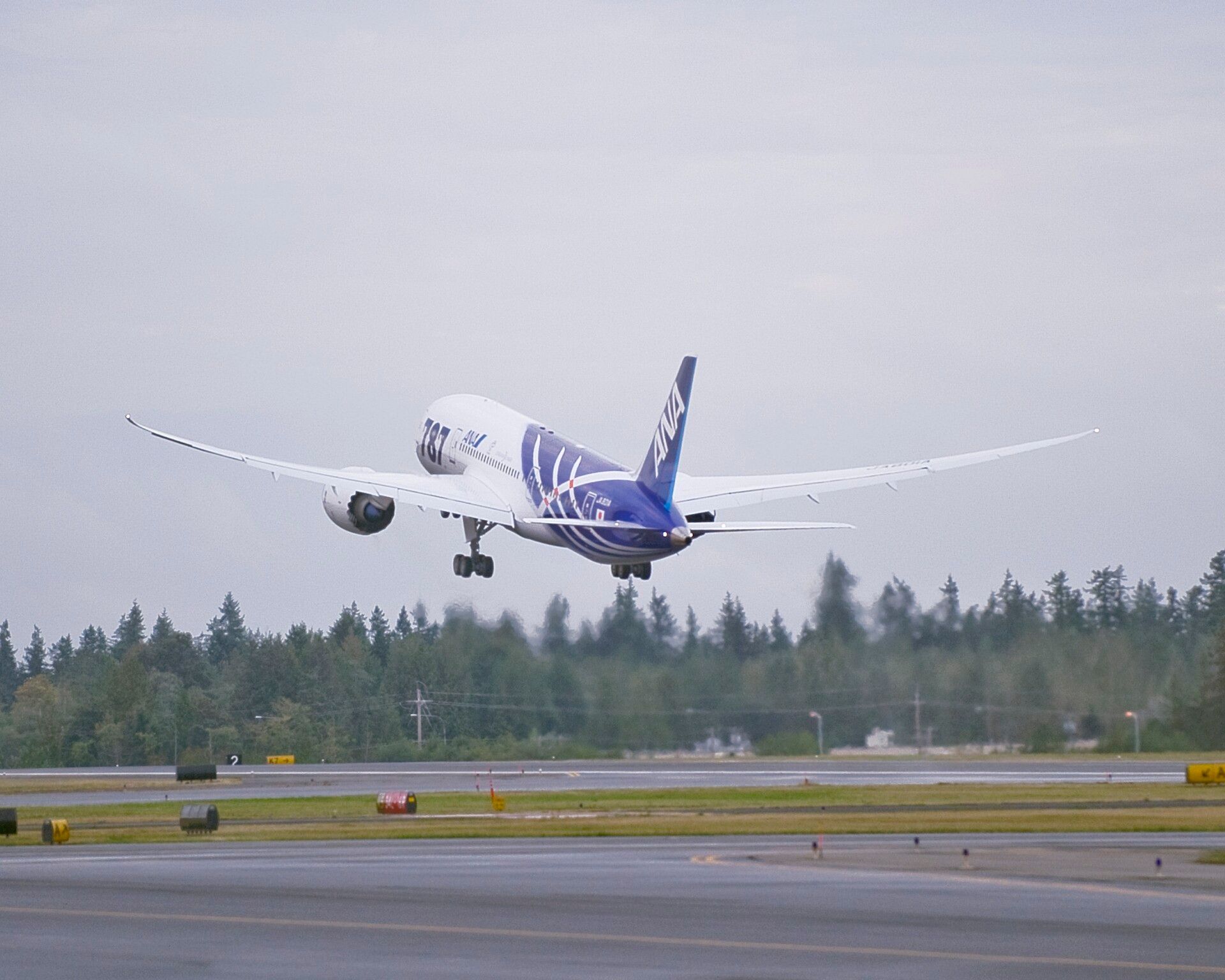 Boeing Marks 10 Years Since First 787 Dreamliner Delivery