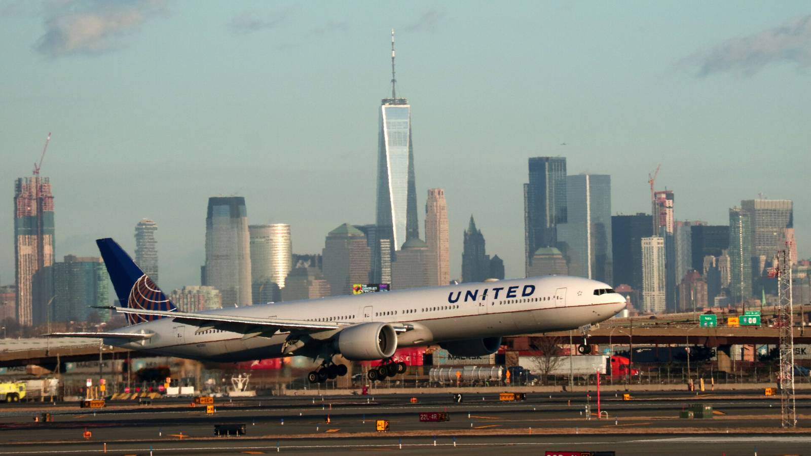 United Will Refund Passengers Not Wishing To Fly Without A Mask Mandate