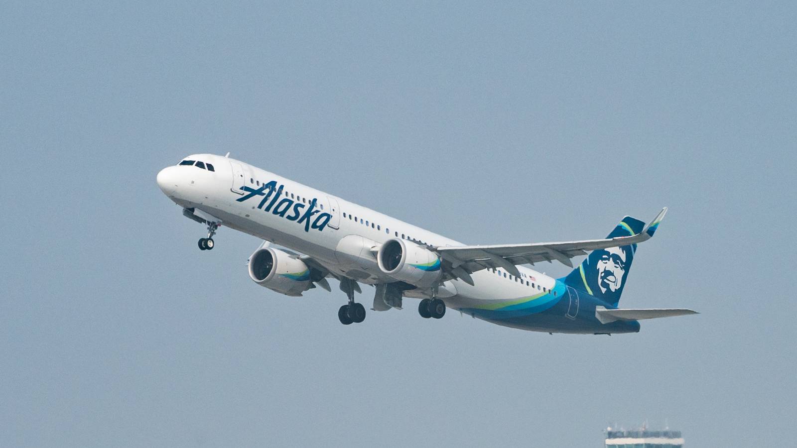 Alaska Airlines Sees Temporary Hit But Remains Bullish On Fleet