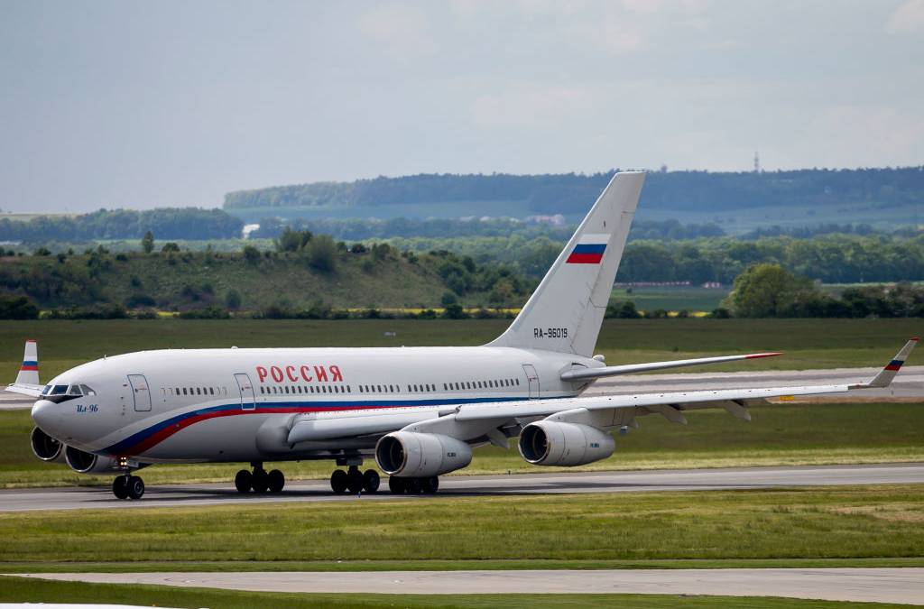 Long Way Round: Rossiya Ilyushin Il-96 Carries Expelled Russian Diplomats Home
