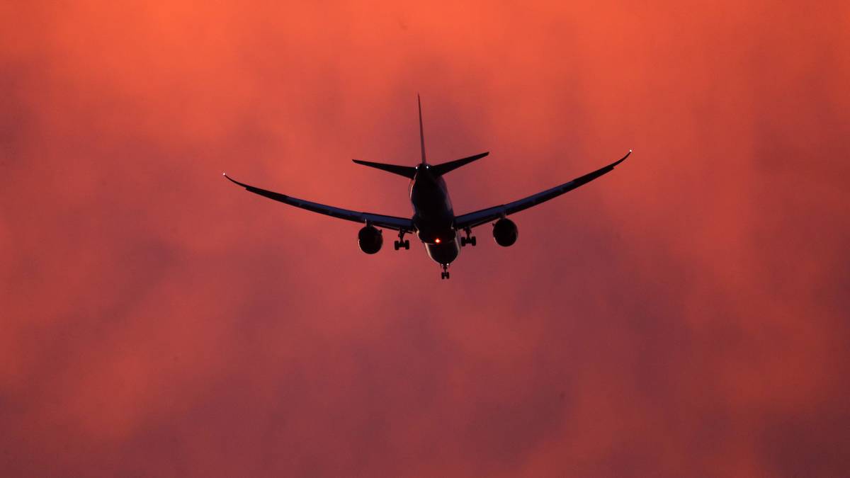 Bringing The Onboard Shopping Experience Online - OneFi From Inmarsat