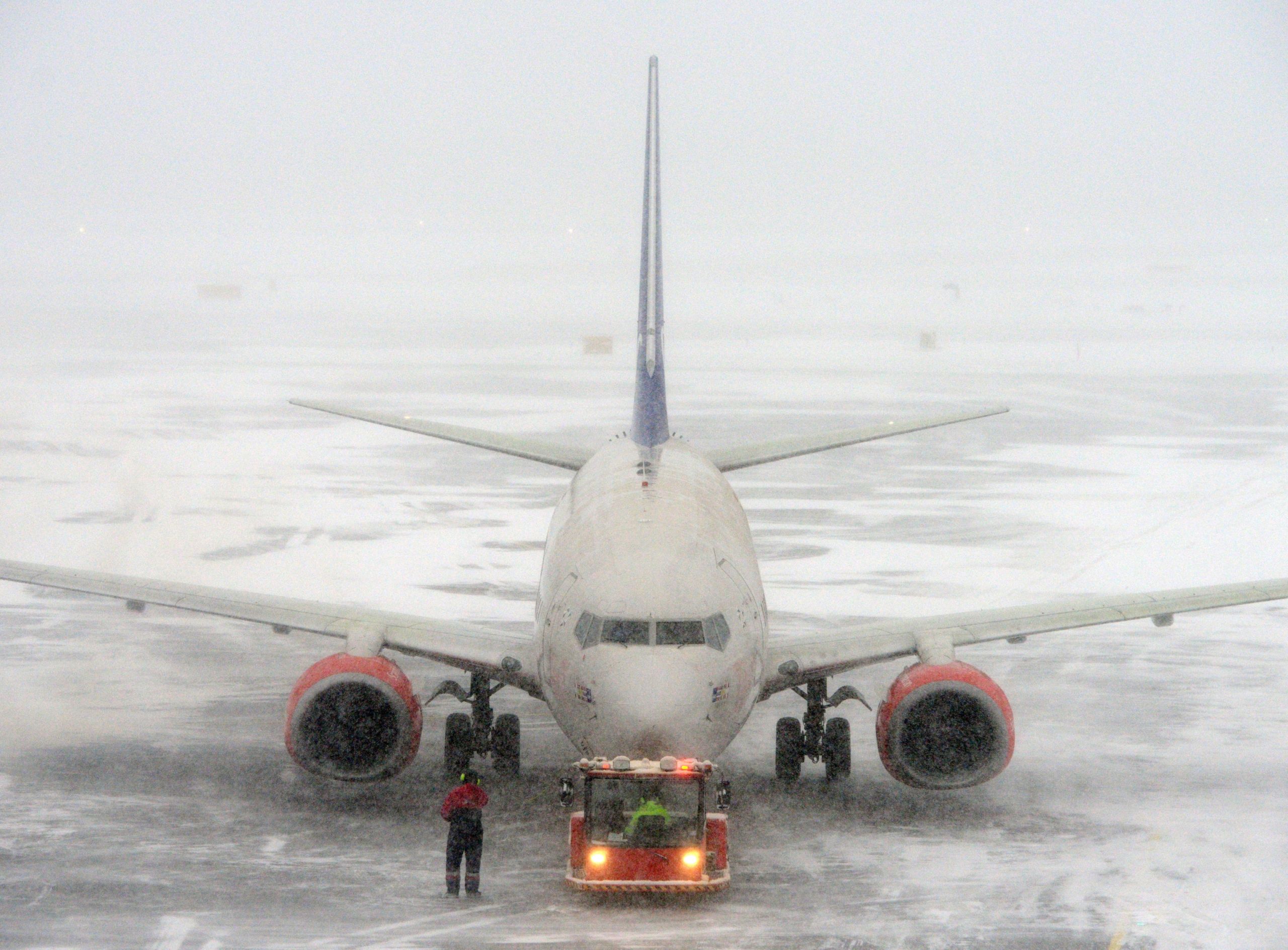 How Omicron's Rapid Spread Could Impact Airline Operations