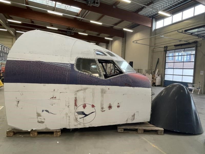 Epic: Buy An Ex Lufthansa Boeing 707 Cockpit At Auction