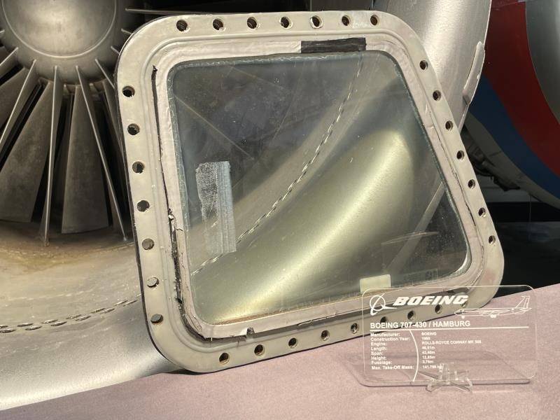 Epic: Buy An Ex Lufthansa Boeing 707 Cockpit At Auction
