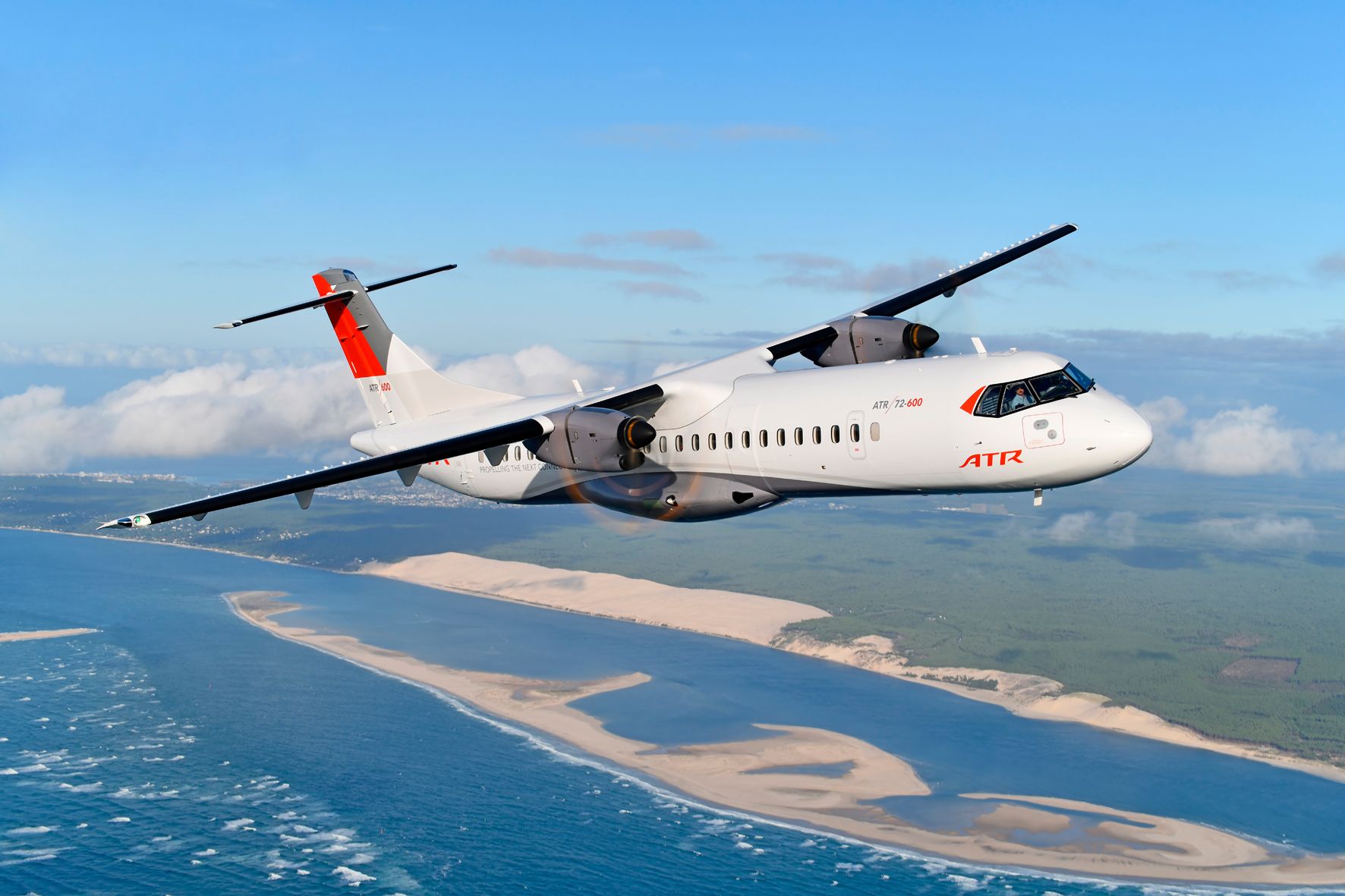 【ATR社公式】ATR42-600 モデルプレーン 1/100 JAC ATR42-600 2号機 スナップインモデル: JAL