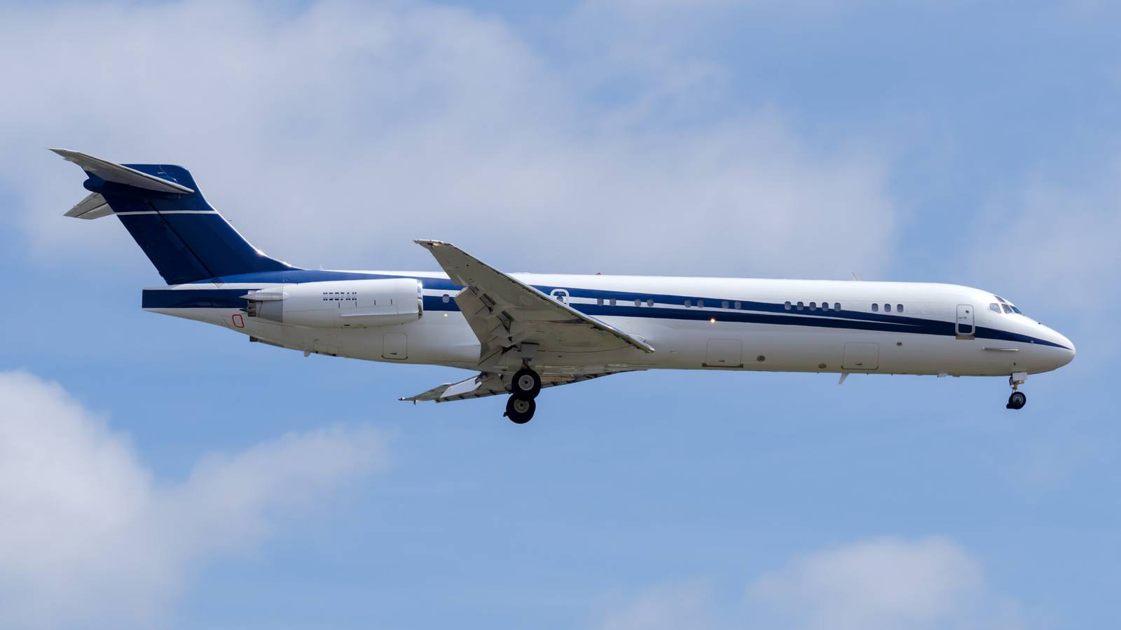 MD-87 Overshoots Runway, Bursts Into Flames