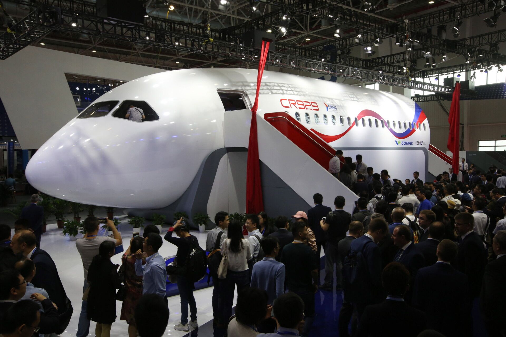 Boeing 787 Competitor: Russian-Chinese CR929 Enters Initial Design Phase