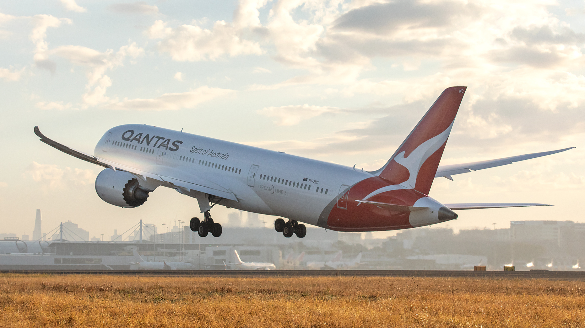 How Much Does It Cost Qantas To Fly A Boeing B787 To London?