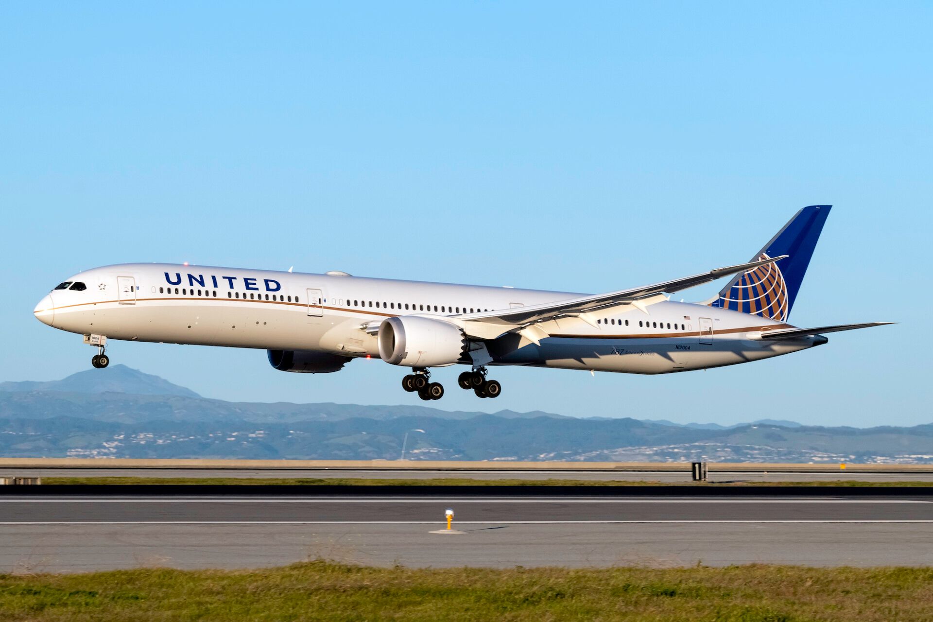 Russia Approves Continued Overflights Of US Airlines