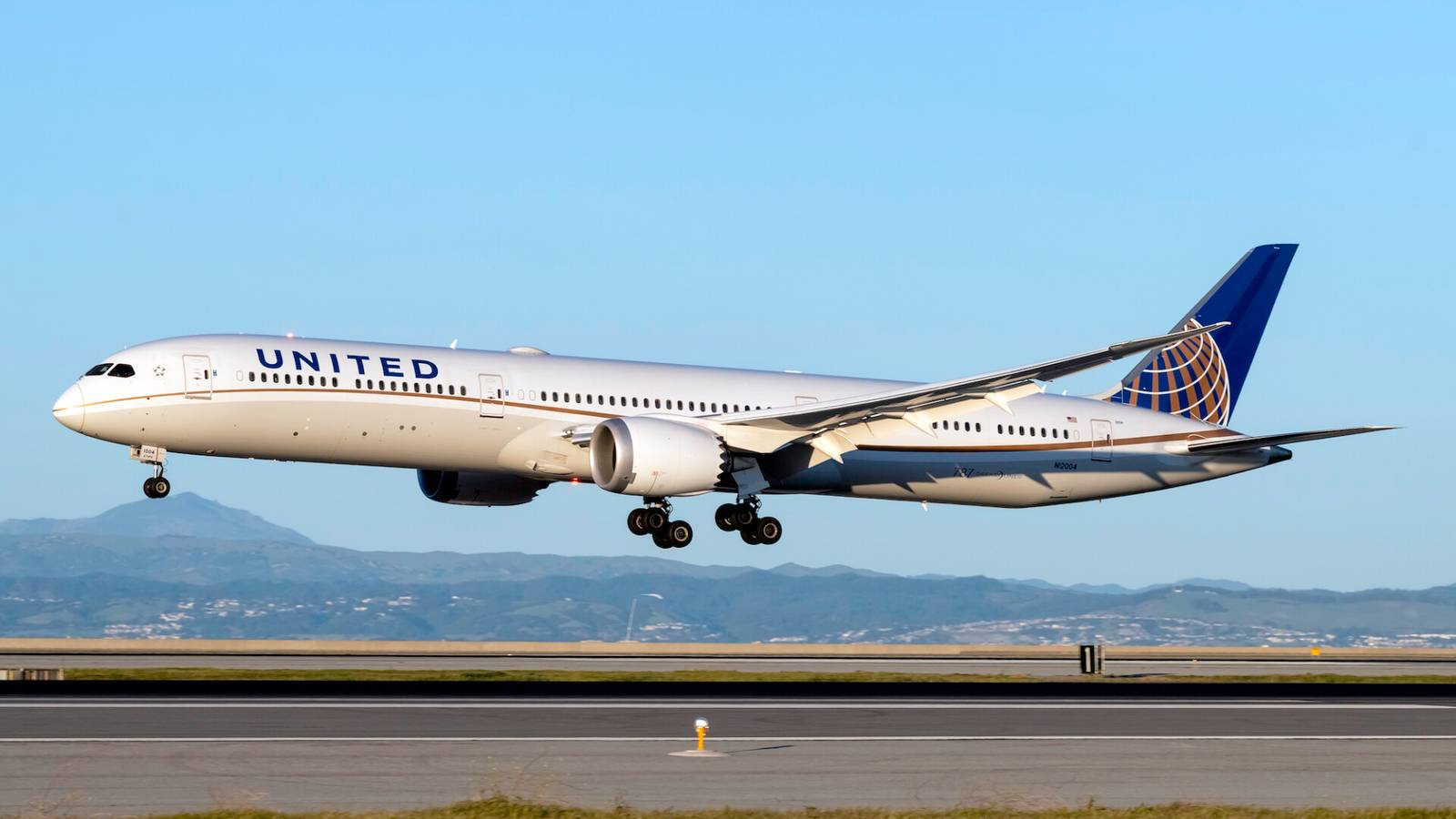 Russia Approves Continued Overflights Of US Airlines