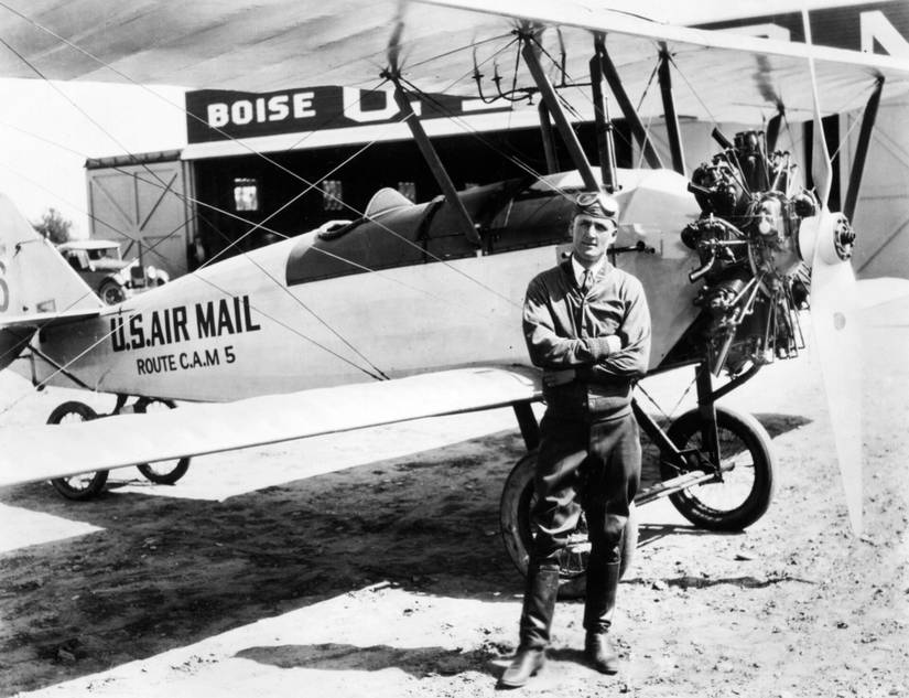【ビンテージ】1958年 United Airlines Mile Club From Air Mail To Passenger Giant: The History Of United Airlines