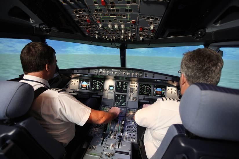 Which Airlines Rent Out Their Flight Simulators?