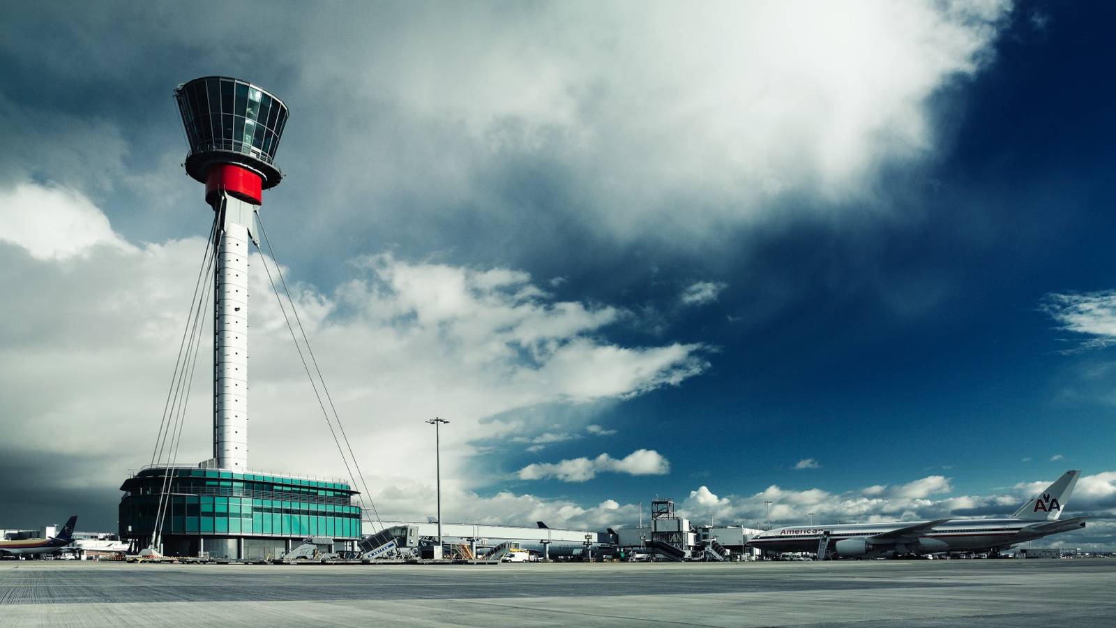 London Heathrow Airport Looks To Raise Its Landing Charges