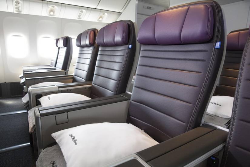 United 777 Premium Plus cabin