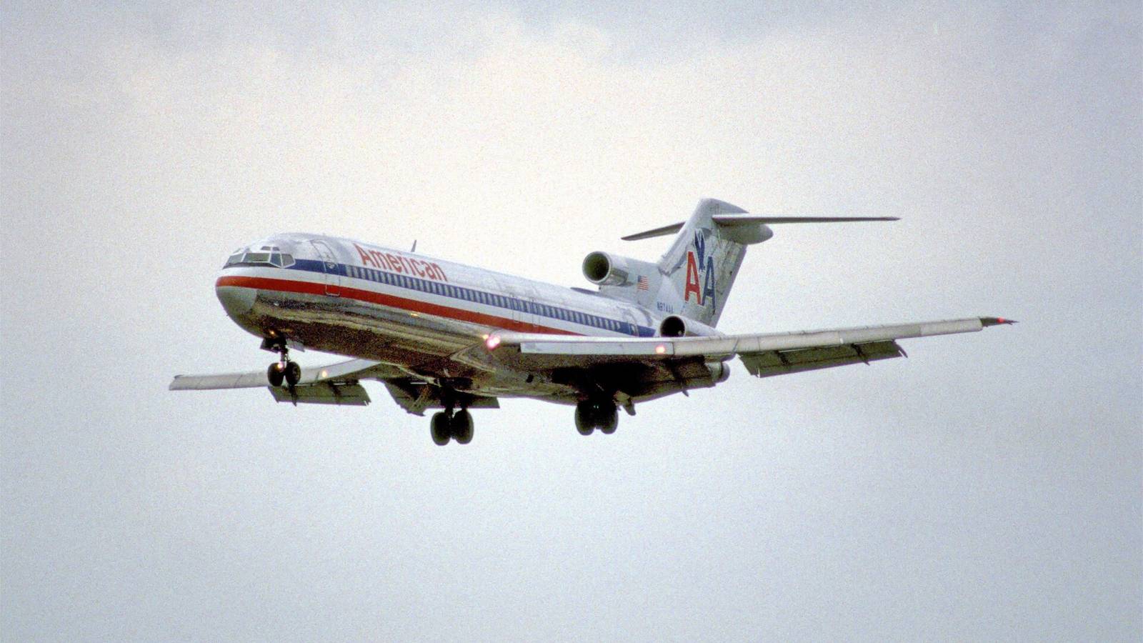 Former American Airlines 727 Scrapped At Boeing Field