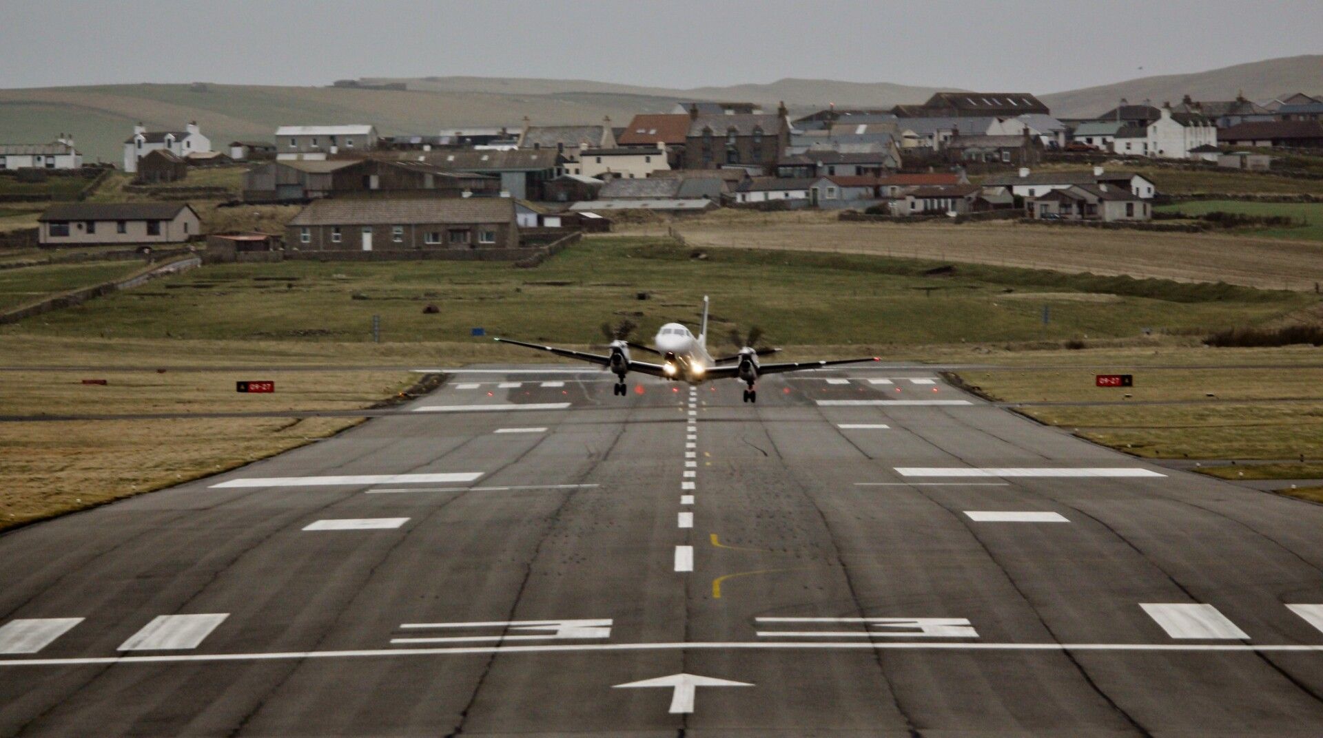 Storm Arwen Causes Weekend Of Disruption For UK Airlines
