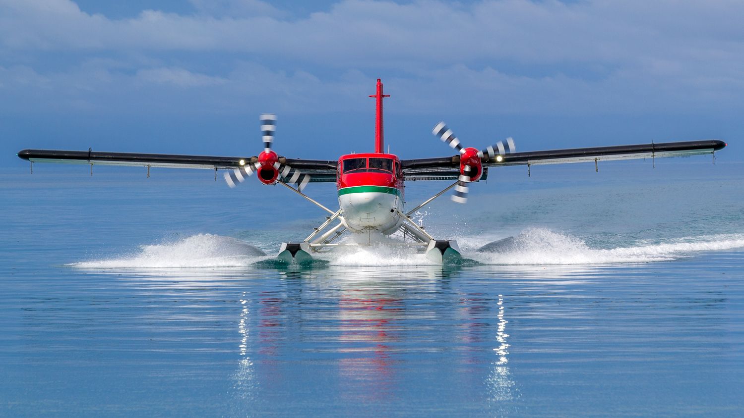 How Do Floatplanes Land?