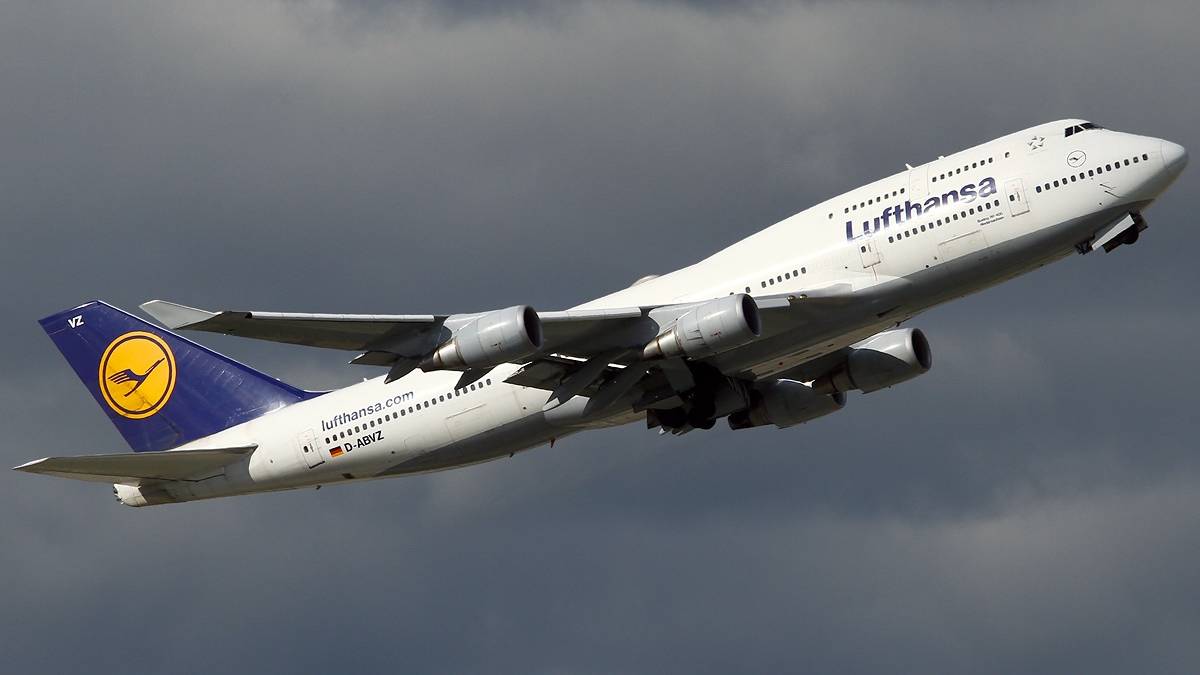 One Of A Kind: The Only Route Served By The A380 & B747-400