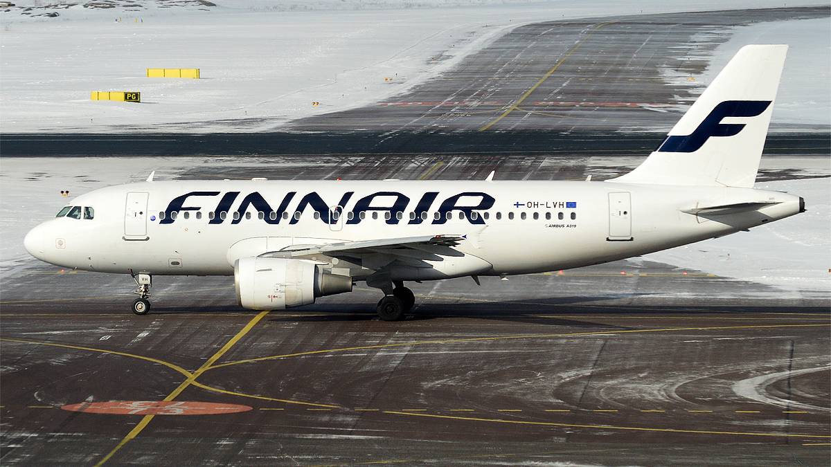Winter Is Here: Finnair Airbus A319 Impacts Snowbank