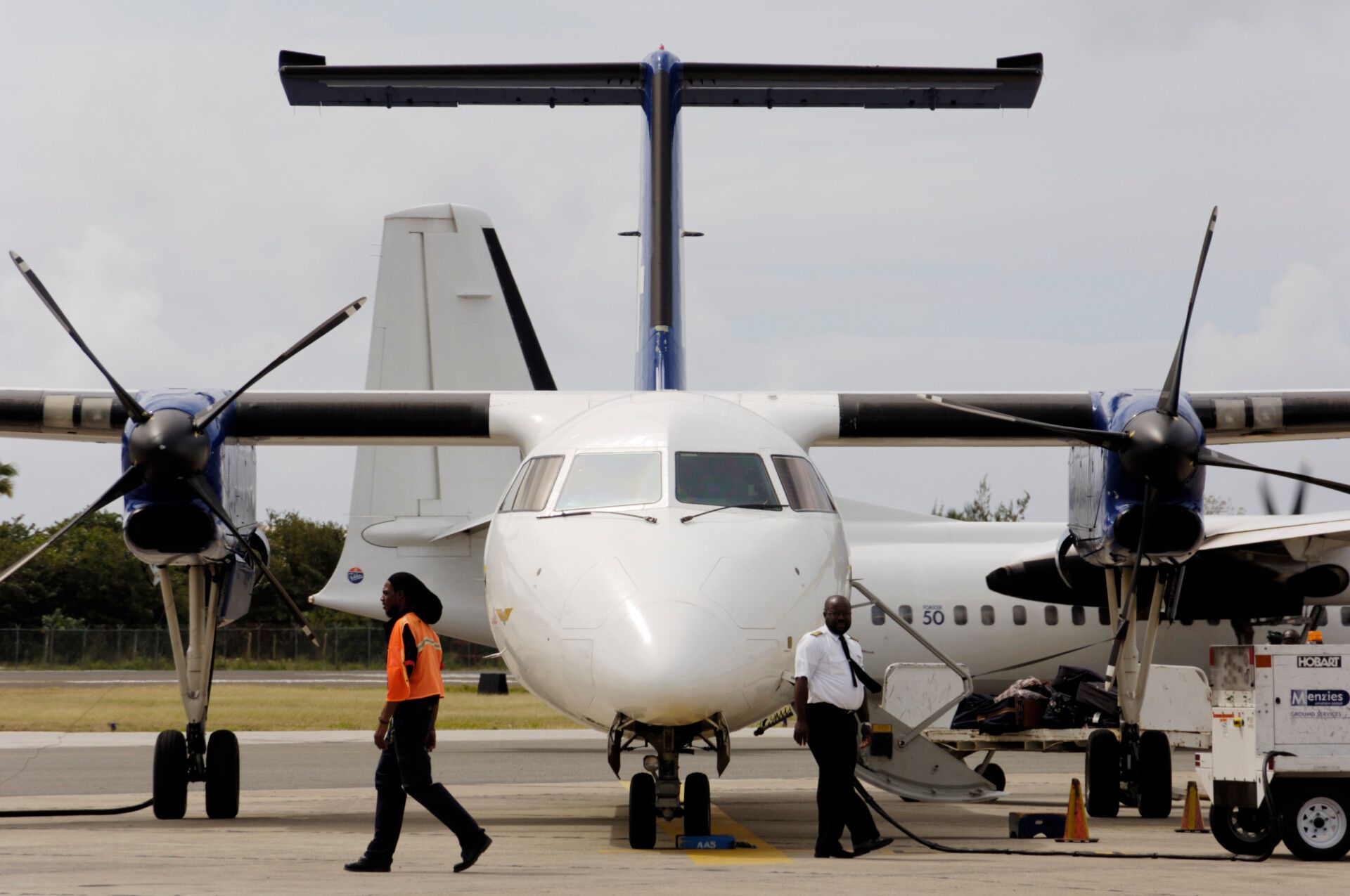 De Havilland Canada To Resume Dash-8 Construction Temporarily