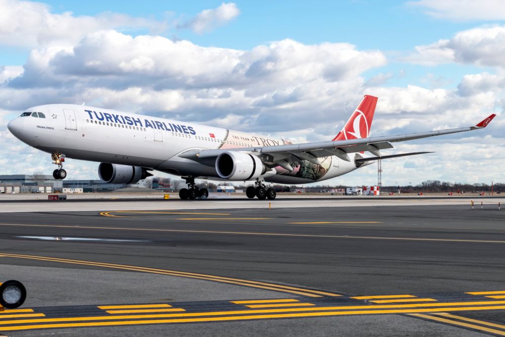 Turkish Airlines Airbus A330 Scrapes Tail Departing Istanbul