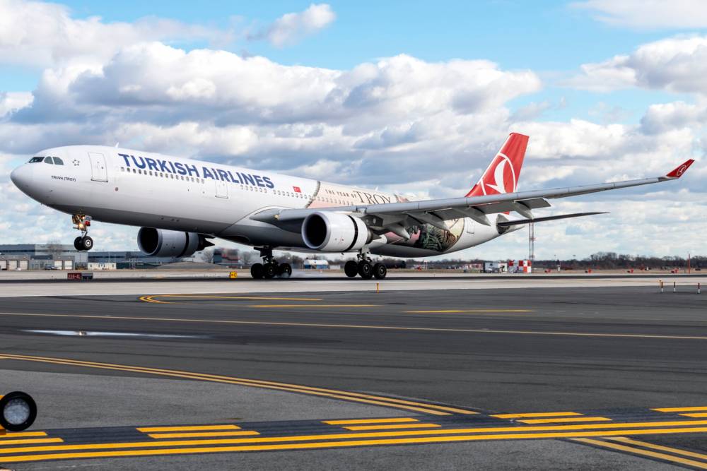 Turkish Airlines Airbus A330 Scrapes Tail Departing Istanbul