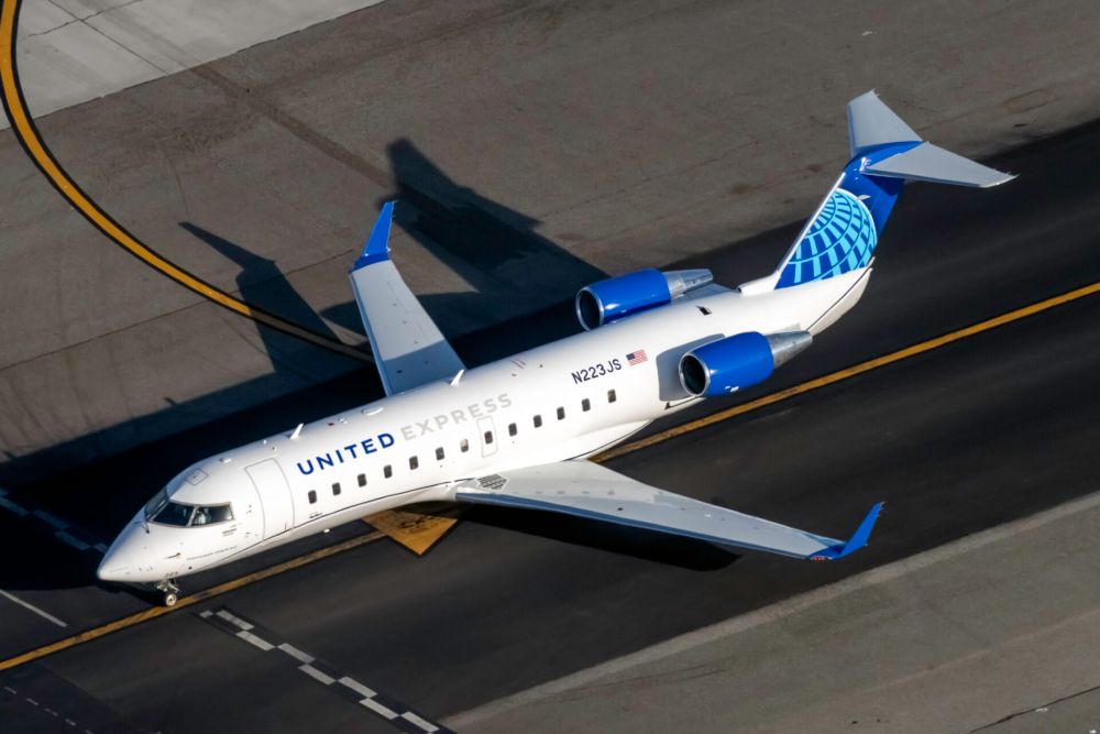 United Airlines CRJ200 Leaves Runway In Dayton Causing Short Closure