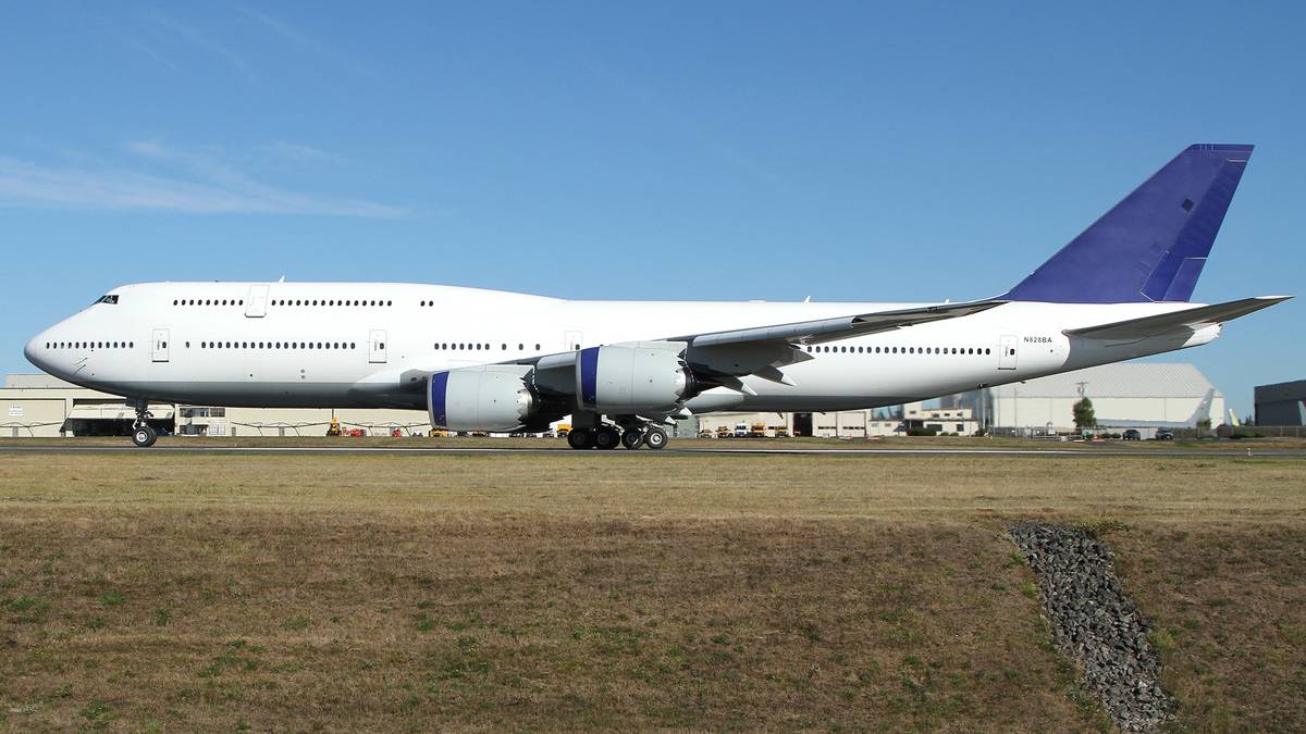 Egypt's 'Like New' 747-8 Flies To Hamburg For Cabin Fitout