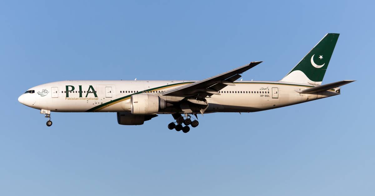 航空機・ヘリコプター PIA BOEING777-200 PIA Boeing 777 Diverts To Karachi With Cracked Cockpit Window