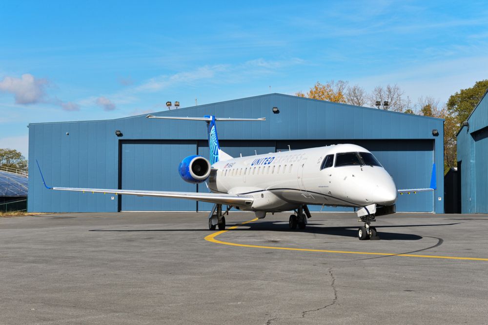 United Airlines Will Cut Flagstaff & Texarkana From Its Network