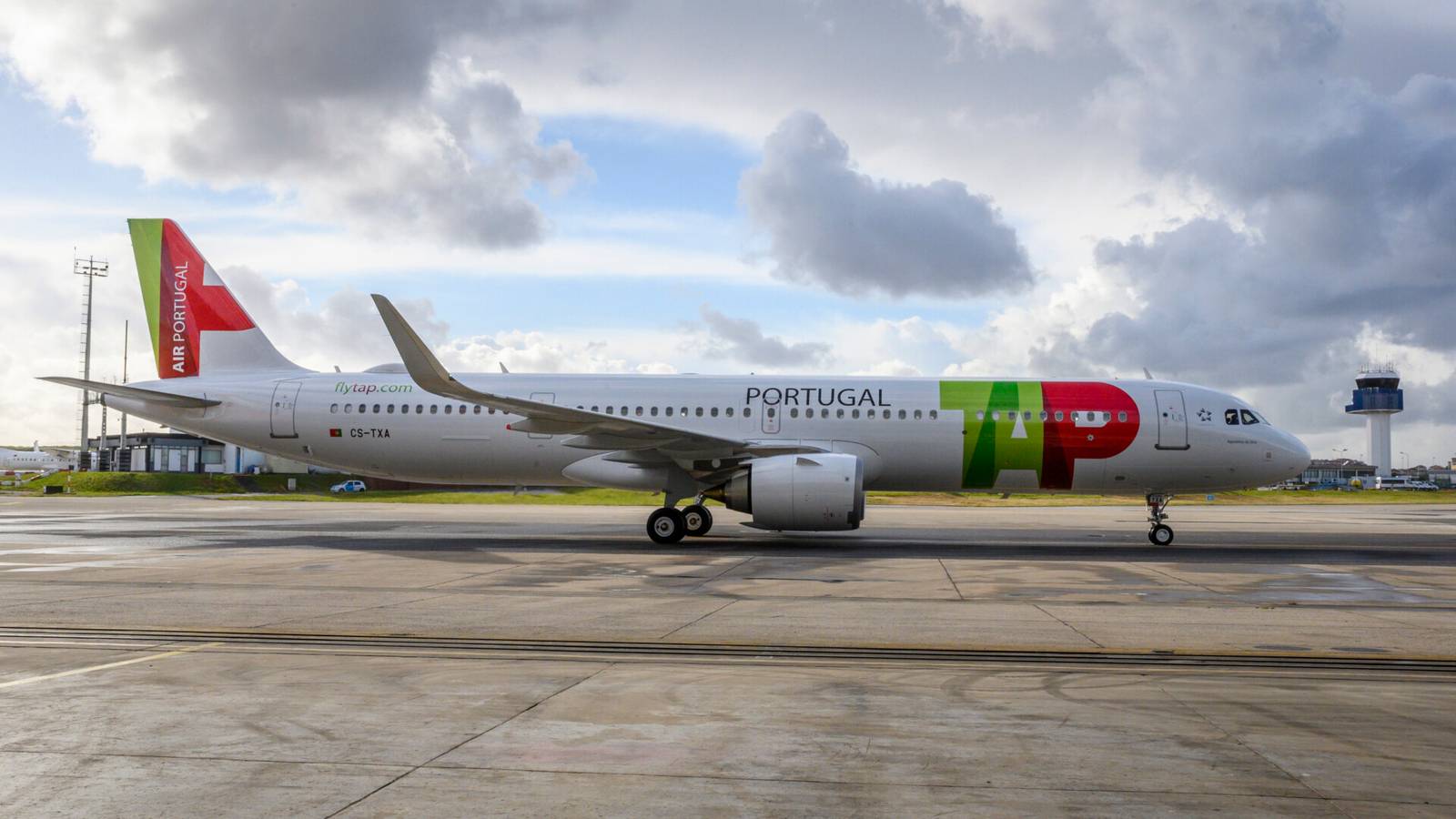 TAP Air Portugal Airbus A321LR Diverts To Funchal Over Bag Mishap