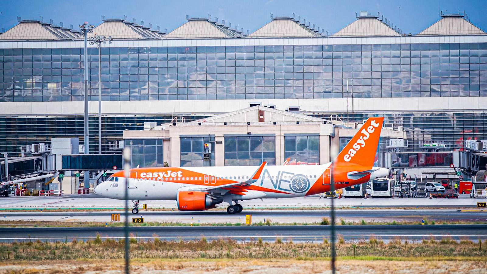 EasyJet Continues To Face Shortages As Easter Looms