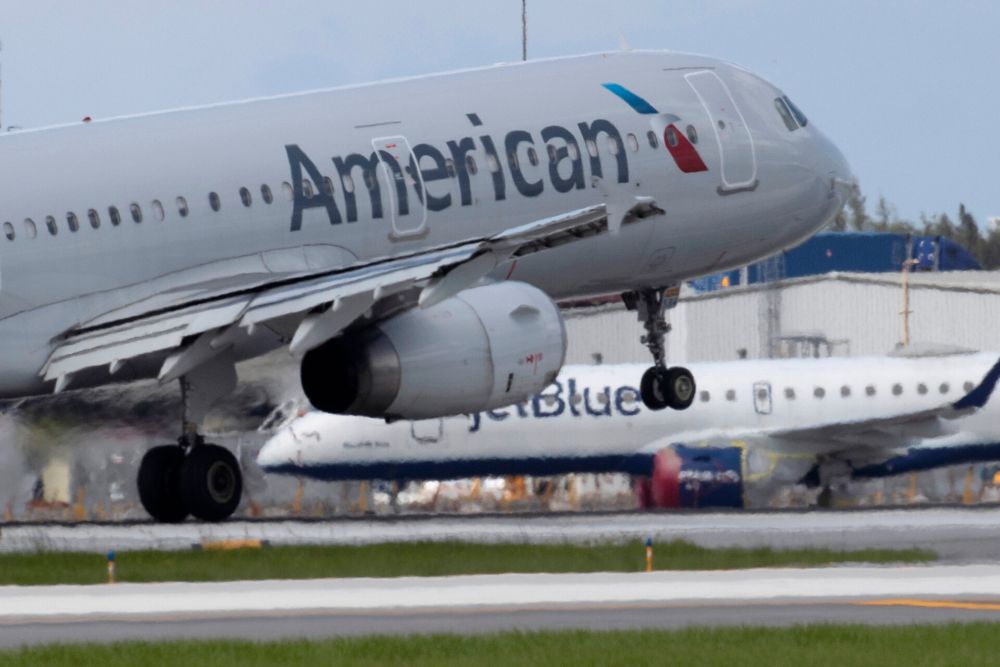 The FAA Wants To Know How Small YOU Think Plane Seats Should Be