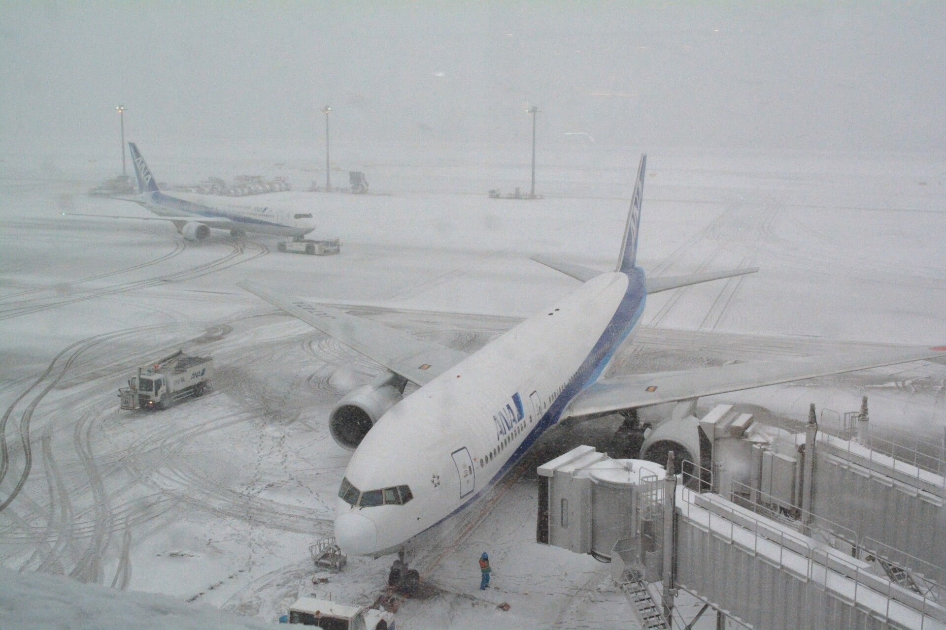 Heavy Snow Prompts Japan Flight Delays And Cancellations