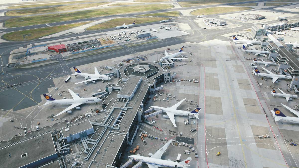 Crazy: Police Arrest Man Near Frankfurt Runway After Go-Around