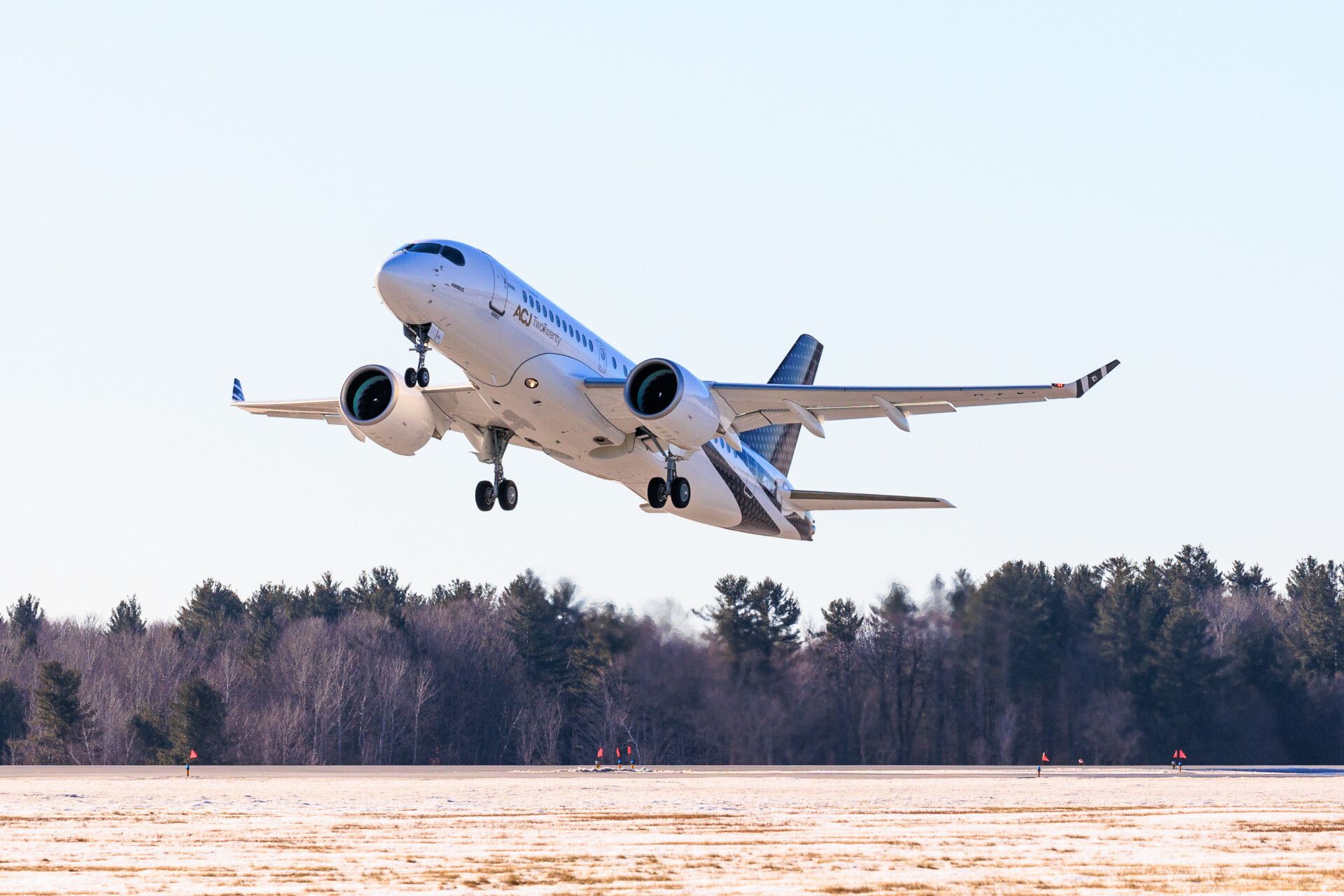 Airbus' First Private ACJTwoTwenty Takes Its Maiden Flight