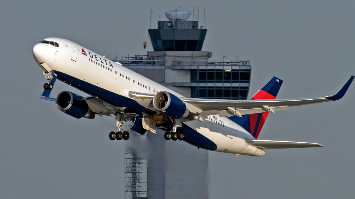 China Has Halted 60+ Flights From The US Over COVID Cases
