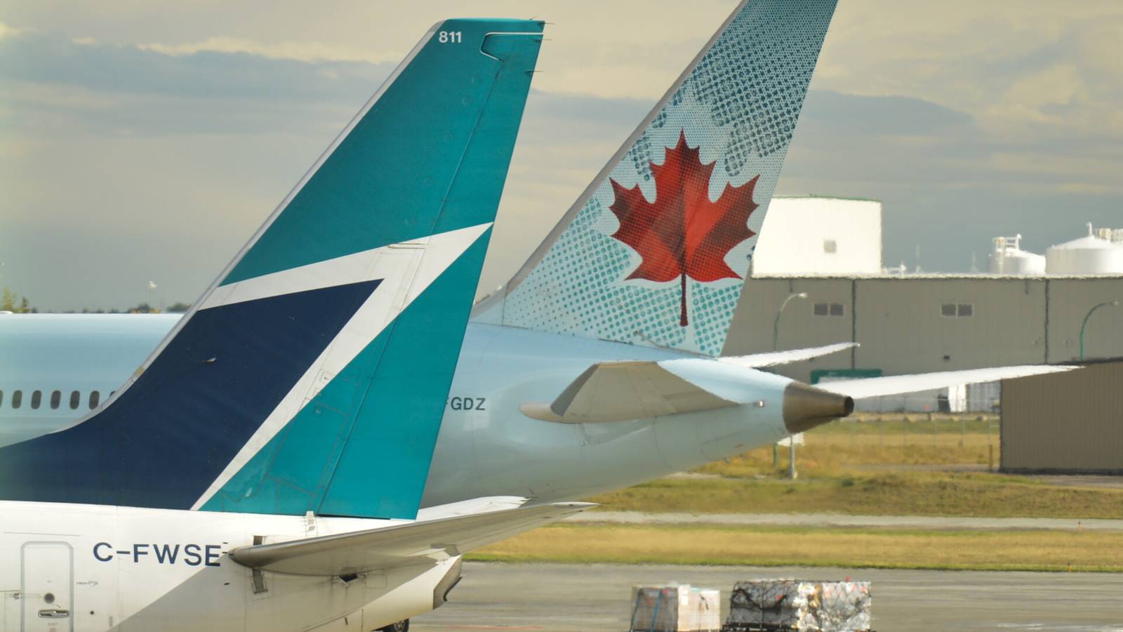 Air Canada And WestJet Doctors Urge Government To Drop Arrival Tests