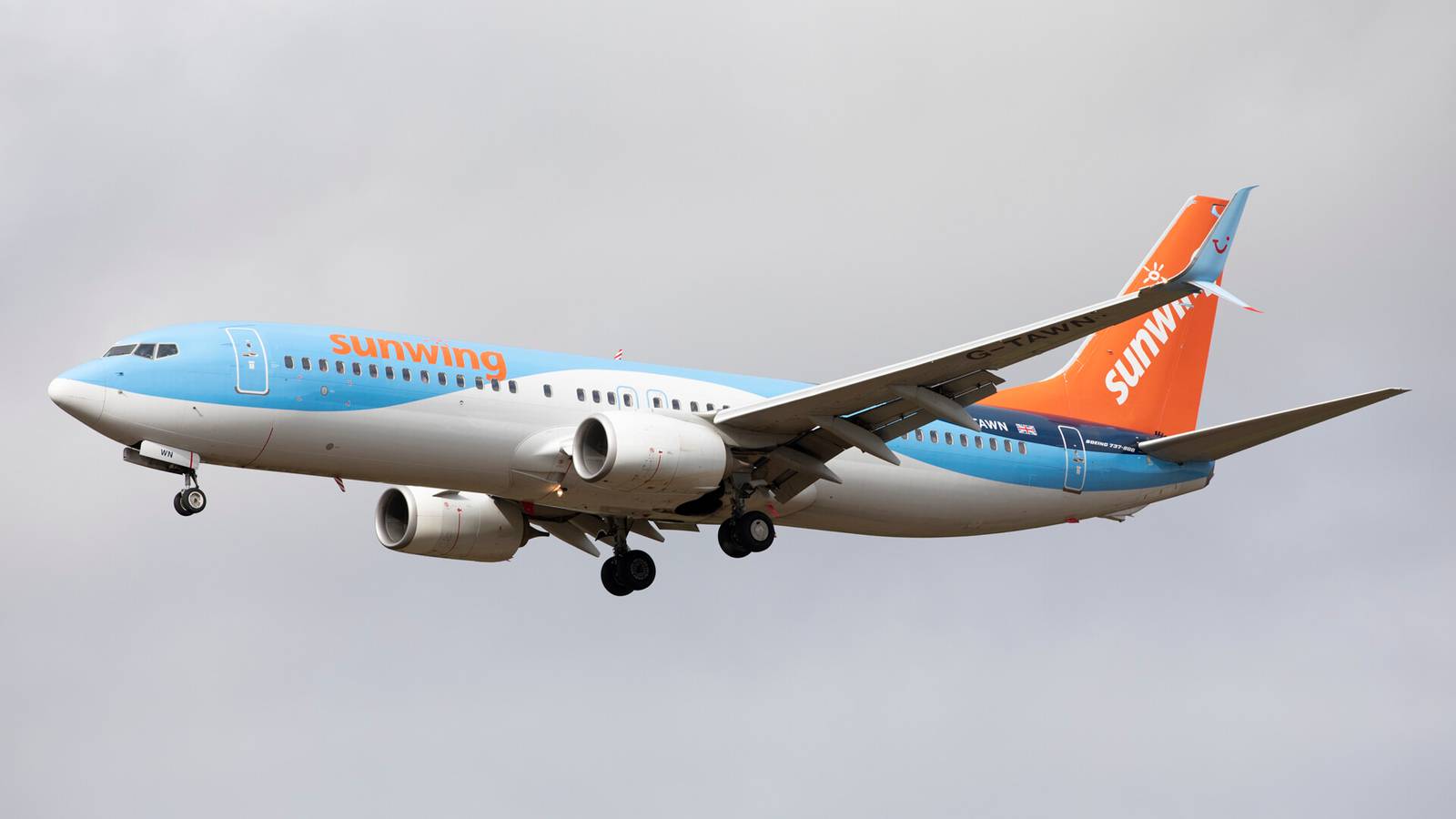 Airlines Refuse To Fly Sunwing Party Passengers Back To Canada
