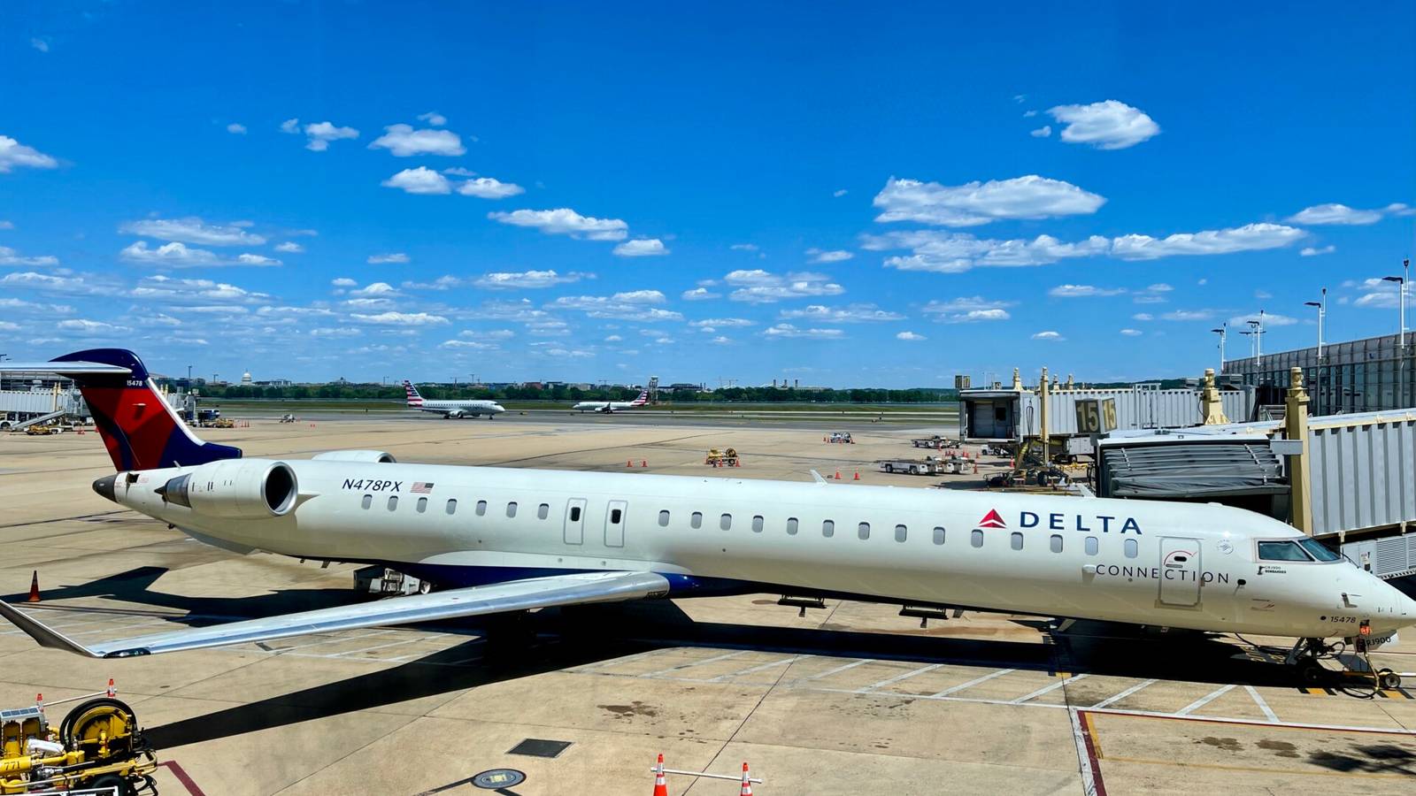 Delta Flight Rolls Into Mud During Taxi Impacting Raleigh-Durham Airport