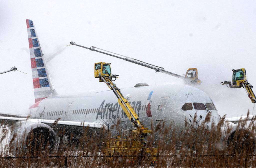 Snow Causes Significant Delays And Cancelations For US Travelers
