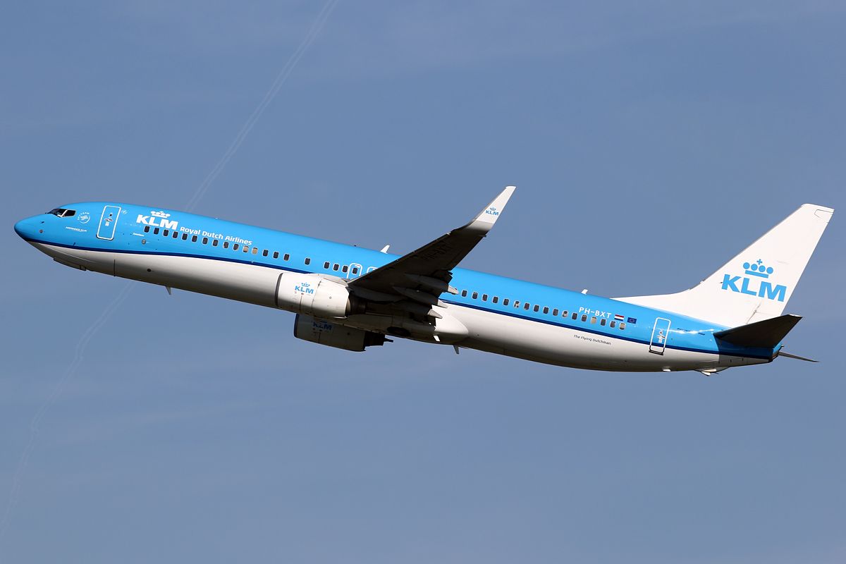 KLM Boeing 737 Rejects Takeoff Due To Door Indication