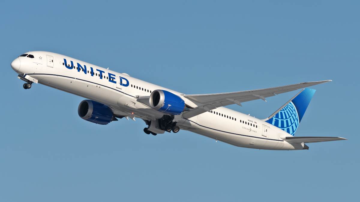 Self-Business Class Upgrade Leads To United Airlines Diversion