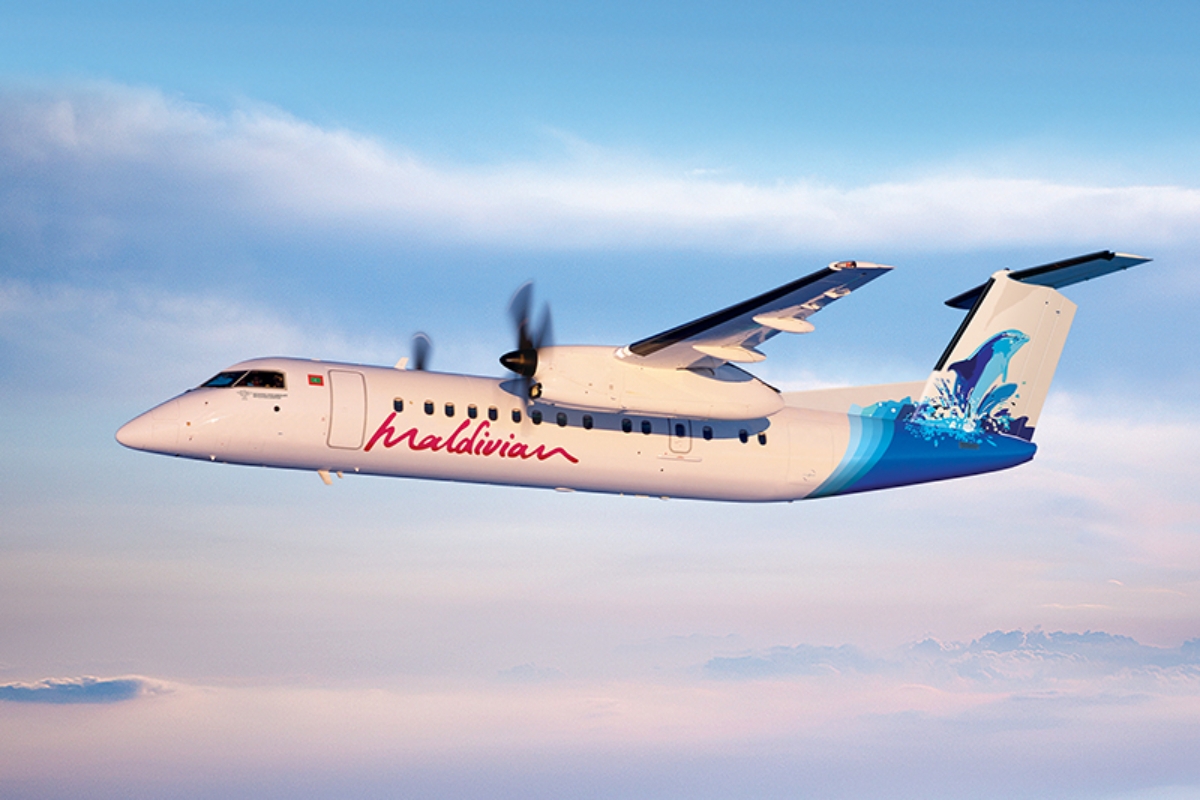 Maldivian Dash 8 Evacuated On The Runway After Windshield Fire