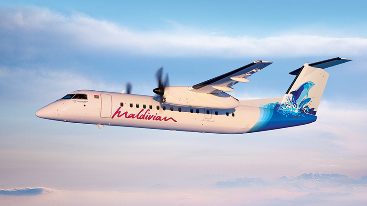 Maldivian Dash 8 Evacuated On The Runway After Windshield Fire