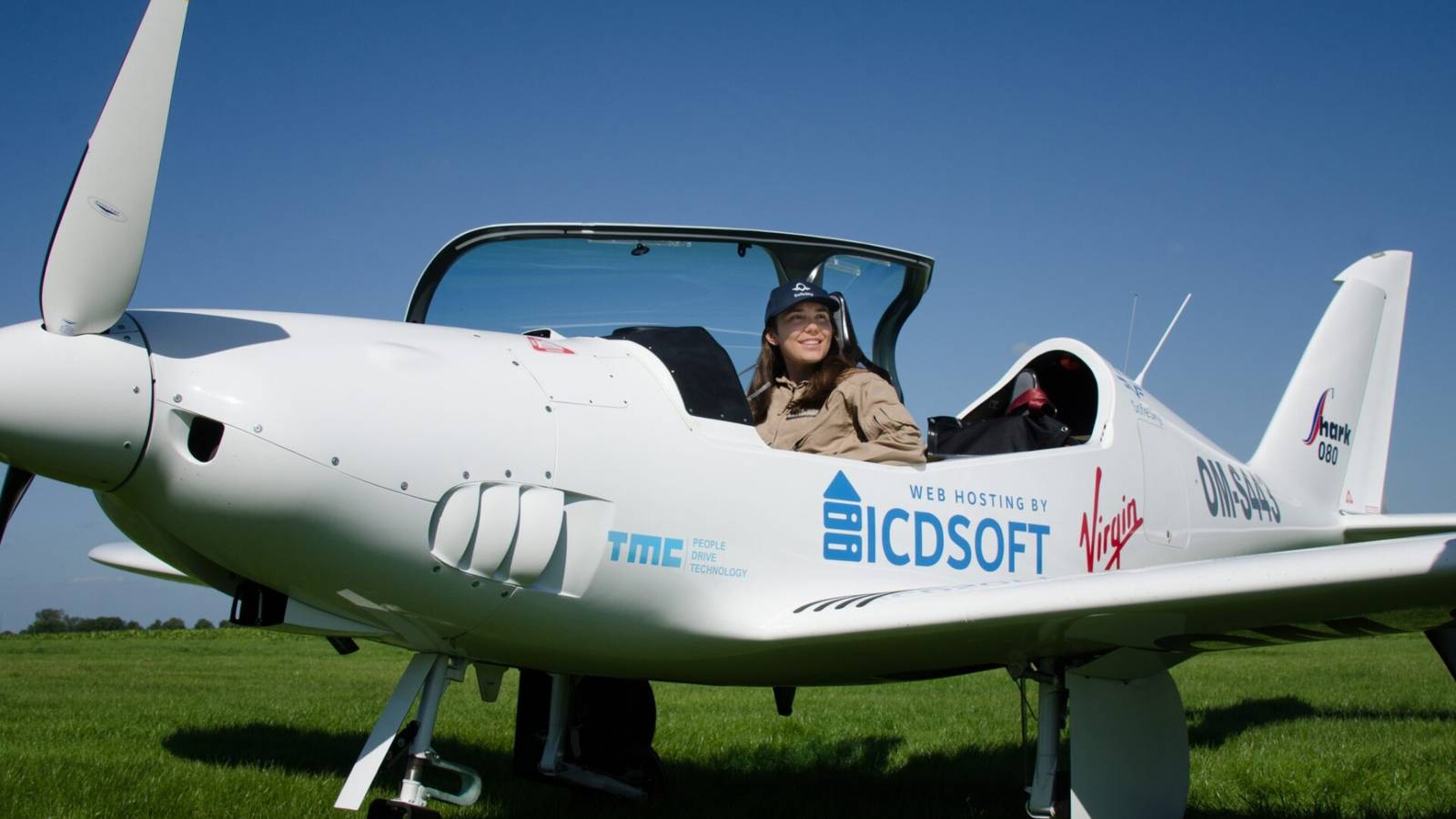 19-Year-Old Becomes Youngest Woman To Fly Around The World Solo