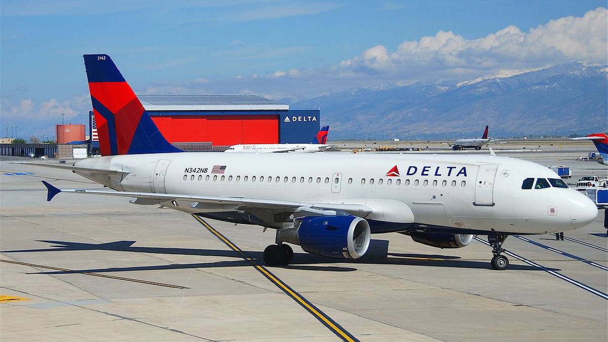 Delta A319 Unloaded On Runway Following Rejected Mexico City Takeoff